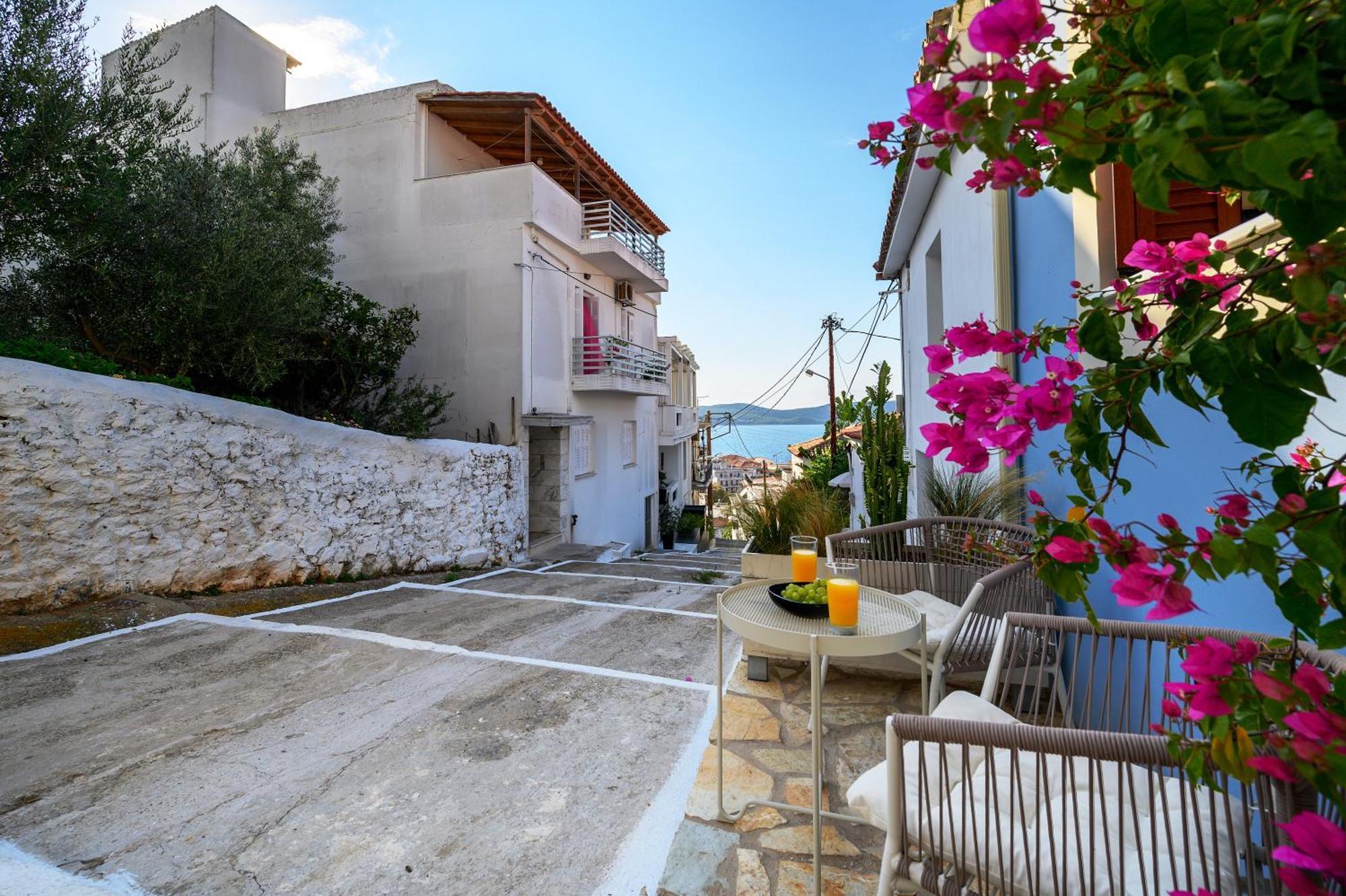 Blue Sky House Aparthotel Pylos Exterior photo